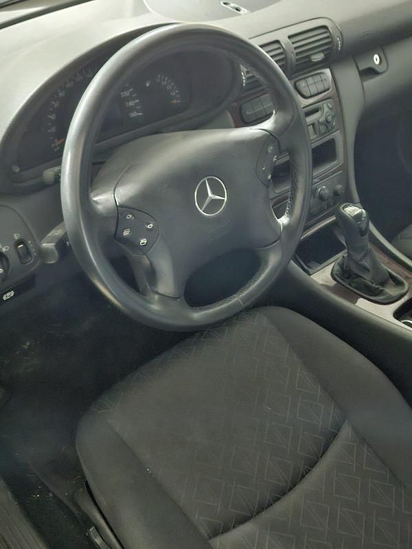 Gebraucht Mercedes C220 143 PS (105 kW) 2001 Limousine