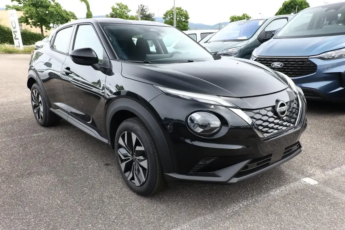 Neu Nissan Juke Acenta 94 PS (69 kW) 2025 Pearl black SUV