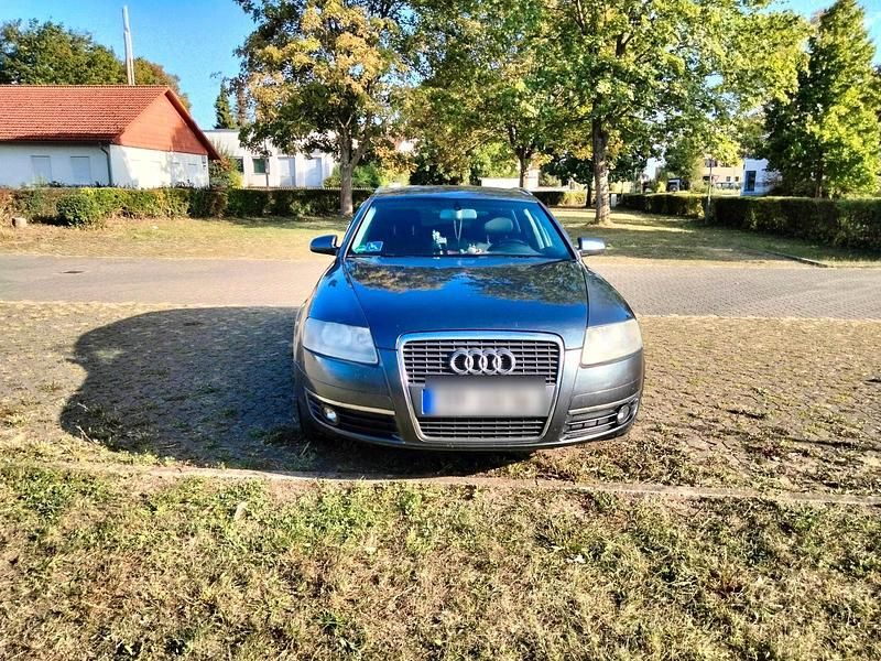 Grau Gebraucht 2006 Audi A6 Kombi | 3.500 € (Etwas zu teuer) - Bild 1/4