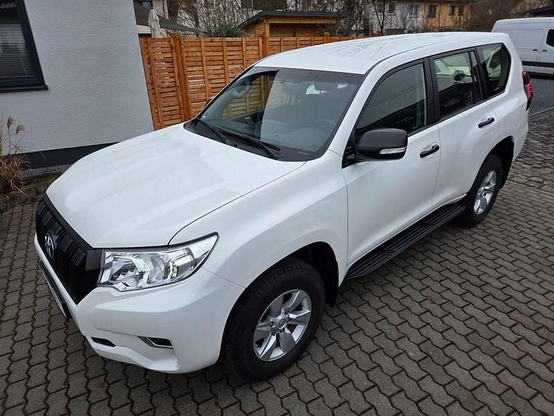 Gebraucht Toyota Land Cruiser 204 PS (150 kW) 2023 Weiß SUV