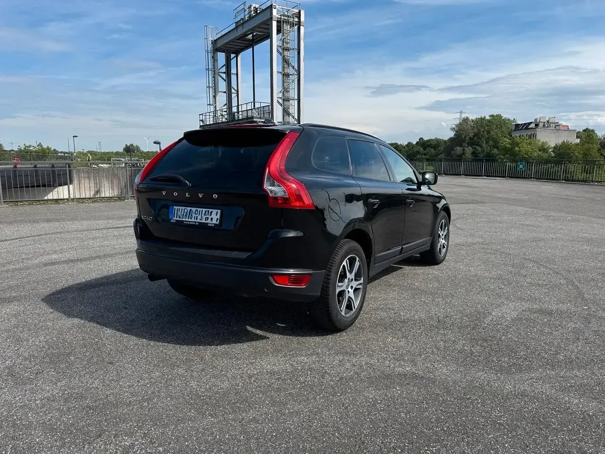 Gebraucht Volvo XC60 196 PS (144 kW) 2013 Schwarz SUV