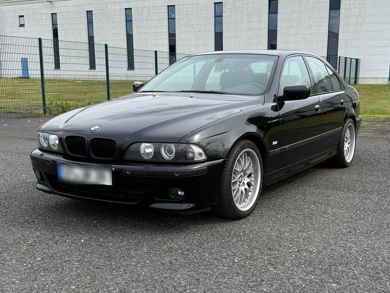 Schwarz Gebraucht 2002 BMW 540 M Sport Limousine | 7.990 € (Fairer Preis) - Bild 1/4