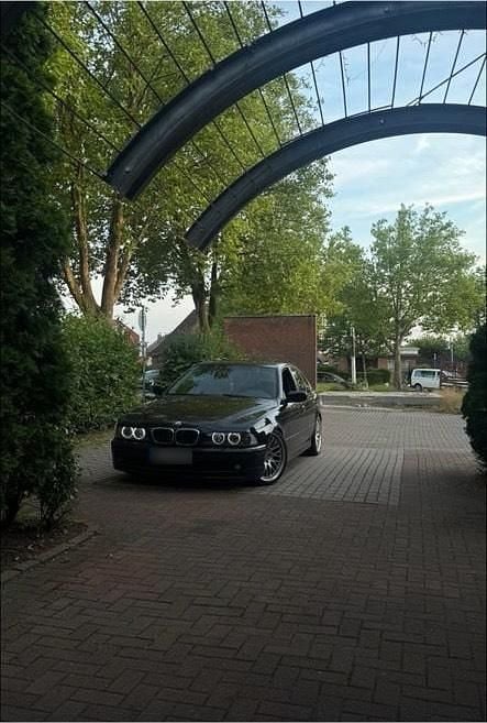 Second-hand BMW 525 193 CP (141 kW) 2001 Negru Berlinǎ