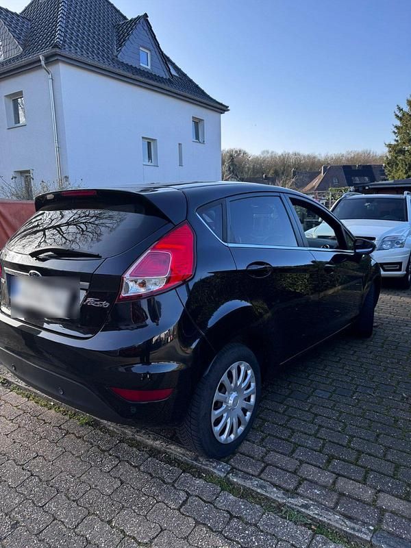 Gebraucht Ford Fiesta 125 PS (91 kW) 2013 Schwarz Kleinwagen