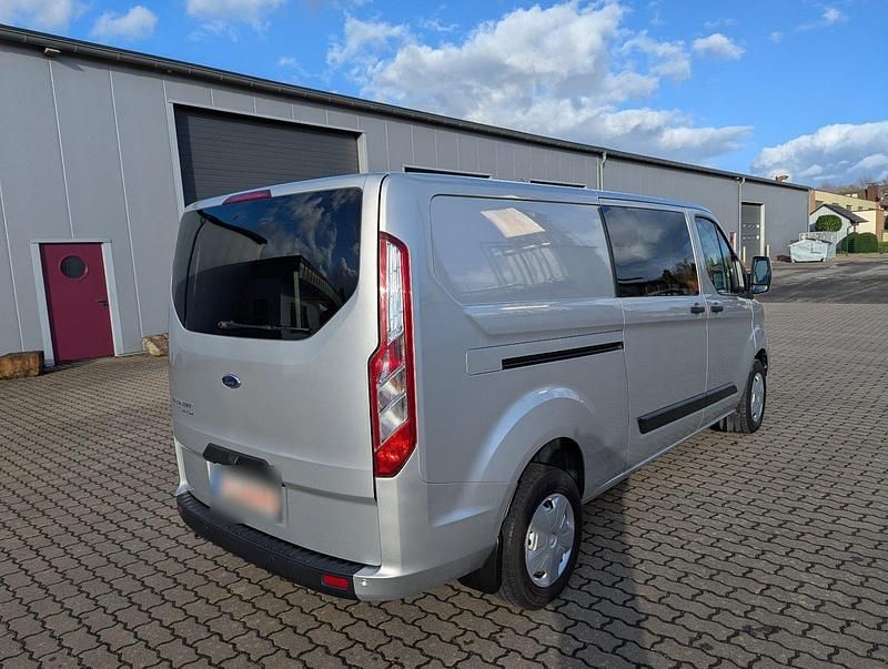 Usata Ford Transit 96 CV (70 kW) 2021 Argento Monovolume