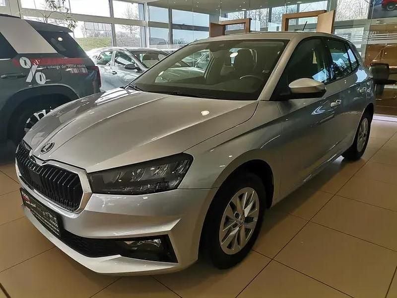 Gebraucht Skoda Fabia Selection 95 PS (69 kW) 2023 Brilliantsilber metallic Kleinwagen