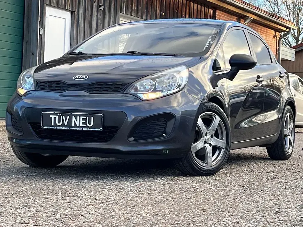 Gebraucht Kia Rio 86 PS (63 kW) 2013 Grau Limousine