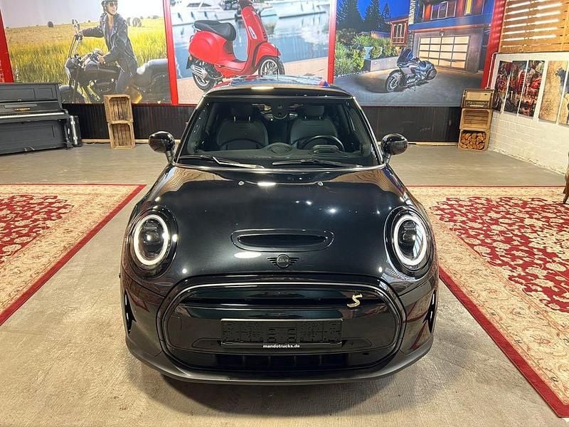 Gebraucht Mini Cooper SE Premium Plus 135 kW (184 PS) 2022 Schwarz Kleinwagen