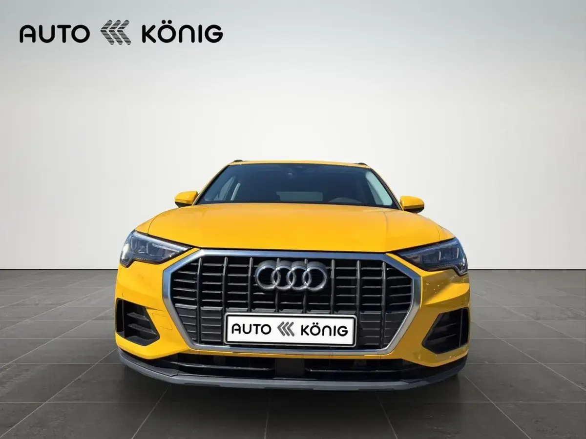 Gebraucht Audi Q3 Ambiente 245 PS (180 kW) 2022 Gelb SUV