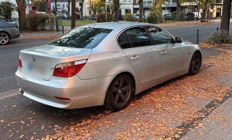 Gebraucht BMW 525 177 PS (130 kW) 2005 Silber Limousine