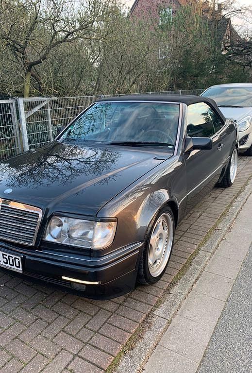 Schwarz Gebraucht 1993 Mercedes 320 Cabrio | 34.900 € - Bild 1/4