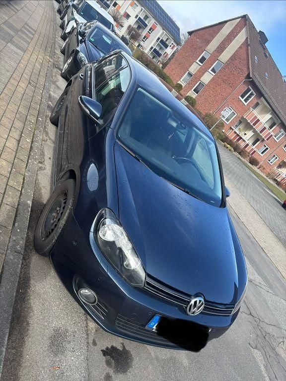 Gebraucht VW Golf VI Team 105 PS (77 kW) 2010 Blau Kleinwagen