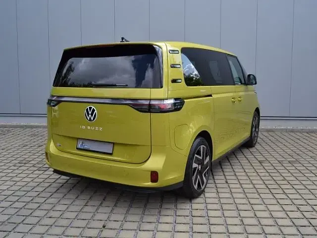 Gebraucht VW ID. Buzz Pro 150 kW (204 PS) 2025 Limonengelb metallic Van / Kleinbus