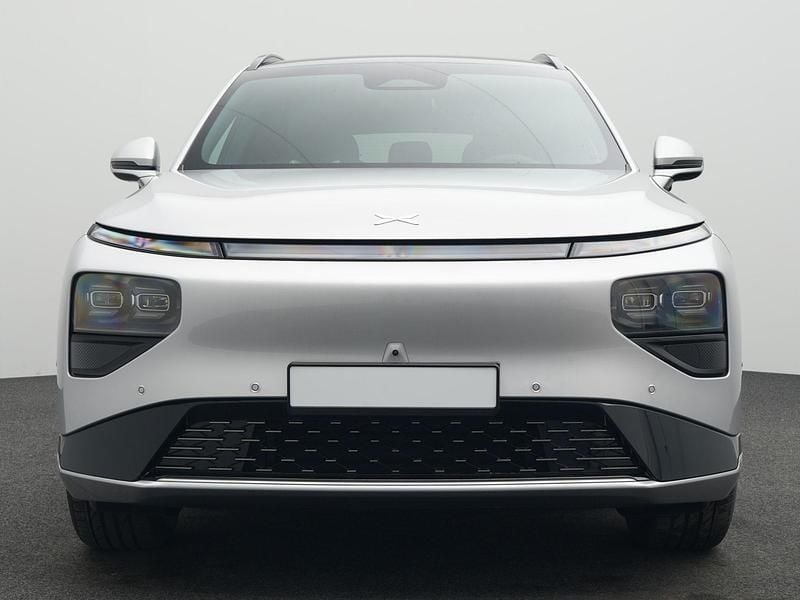 Neu XPENG G9 RWD Standard Range 230 kW (313 PS) 2025 Silver frost SUV