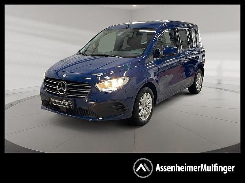 Gebraucht Mercedes T180 116 PS (85 kW) 2024 Noseanblau Van / Kleinbus