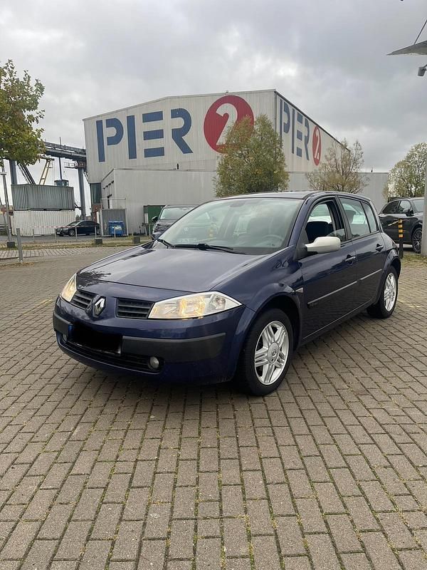 Blau Gebraucht 2005 Renault Mégane II Limousine | 1.750 € (Fairer Preis) - Bild 1/4