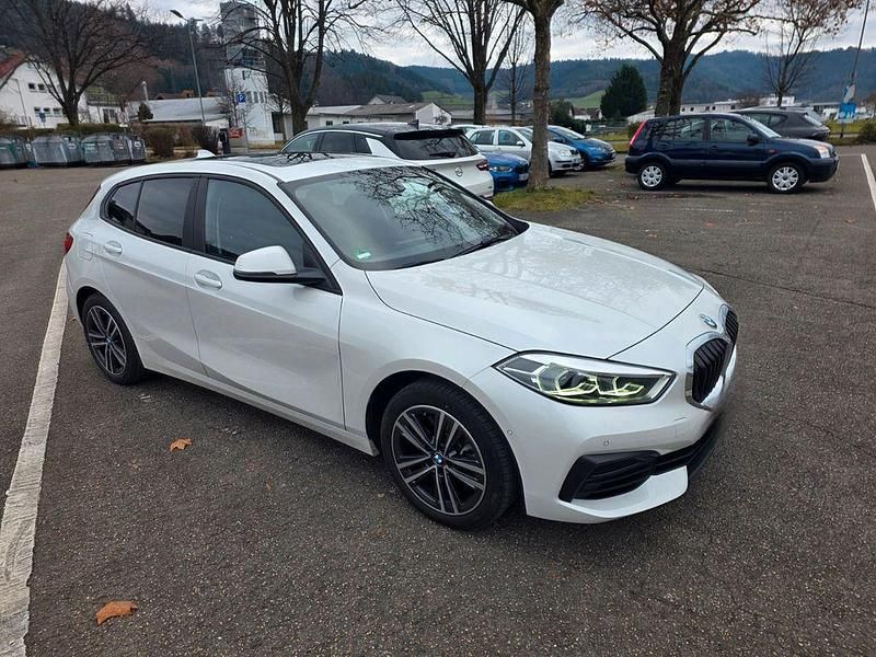 Gebraucht BMW 120 Advantage 178 PS (130 kW) 2021 Weiß Kleinwagen