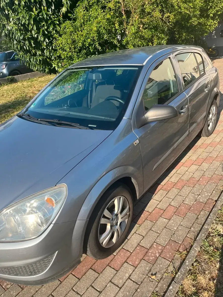 Gebraucht Opel Astra 90 PS (66 kW) 2009 Grau Limousine