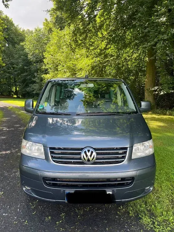 Gebraucht VW Multivan Highline 174 PS (127 kW) 2008 Grau Van / Kleinbus