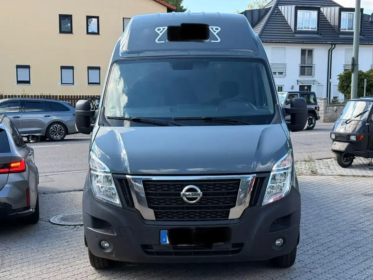 Gebraucht Nissan Interstar N-Connecta 165 PS (121 kW) 2022 Grau Van