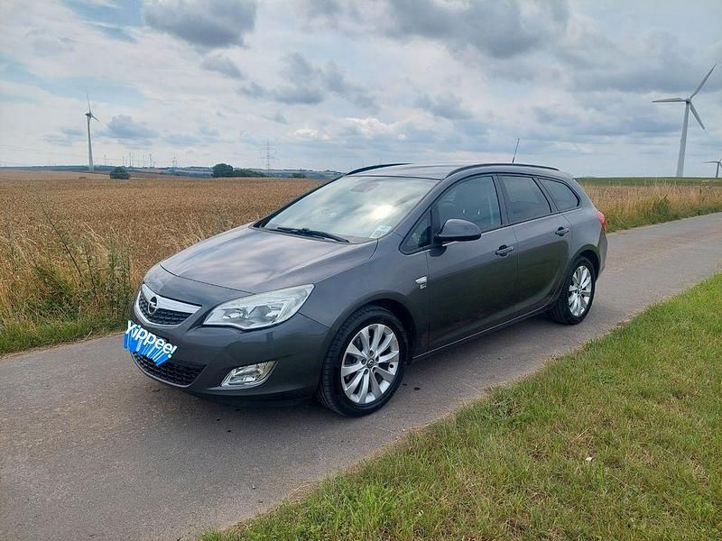 Beige Gebraucht 2012 Opel Astra Kombi | 5.700 € (Teuer) - Bild 1/4