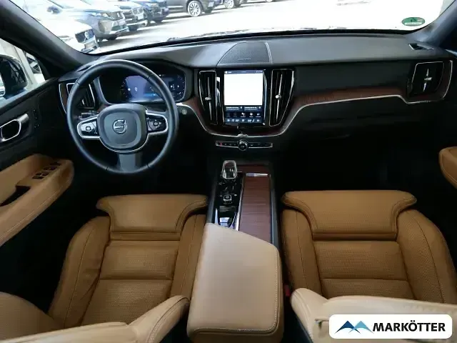 Gebraucht Volvo XC60 Plus 197 PS (144 kW) 2023 Schwarz SUV