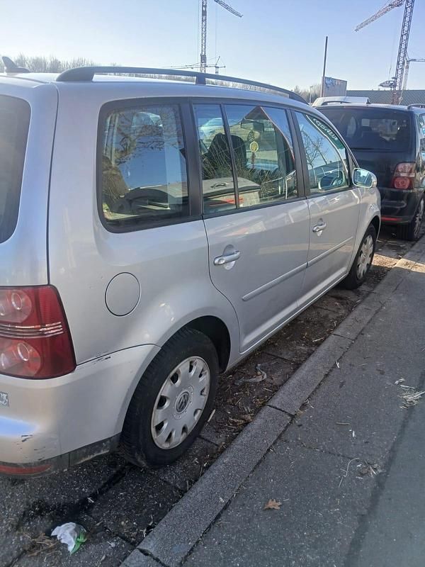 Gebraucht VW Touran 105 PS (77 kW) 2008 Silber Van / Kleinbus