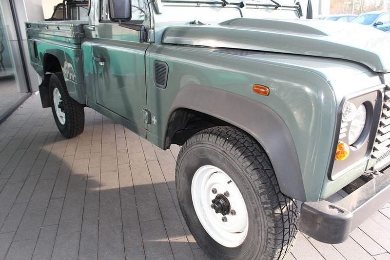 Gebraucht Land Rover Defender 122 PS (89 kW) 2010 Grün Pickup