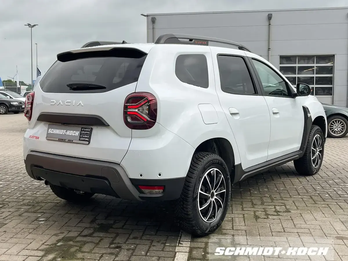 Gebraucht Dacia Duster Extreme 131 PS (96 kW) 2023 Arktisweiss (weiß) SUV