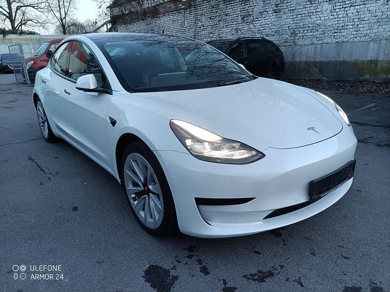 Gebraucht Tesla Model 3 Standard Range 239 kW (325 PS) 2021 Weiß Limousine
