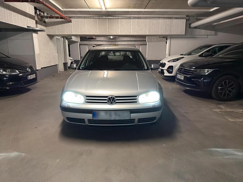 Brugt VW Golf IV 101 HK (74 kW) 2002 Sølv Hatchback