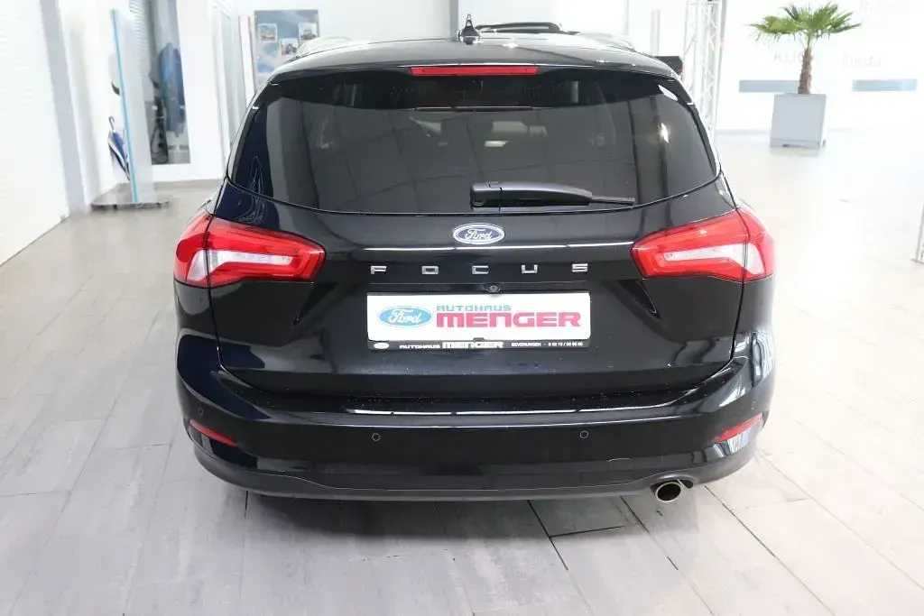Gebraucht Ford Focus 125 PS (91 kW) 2022 Schwarz Limousine