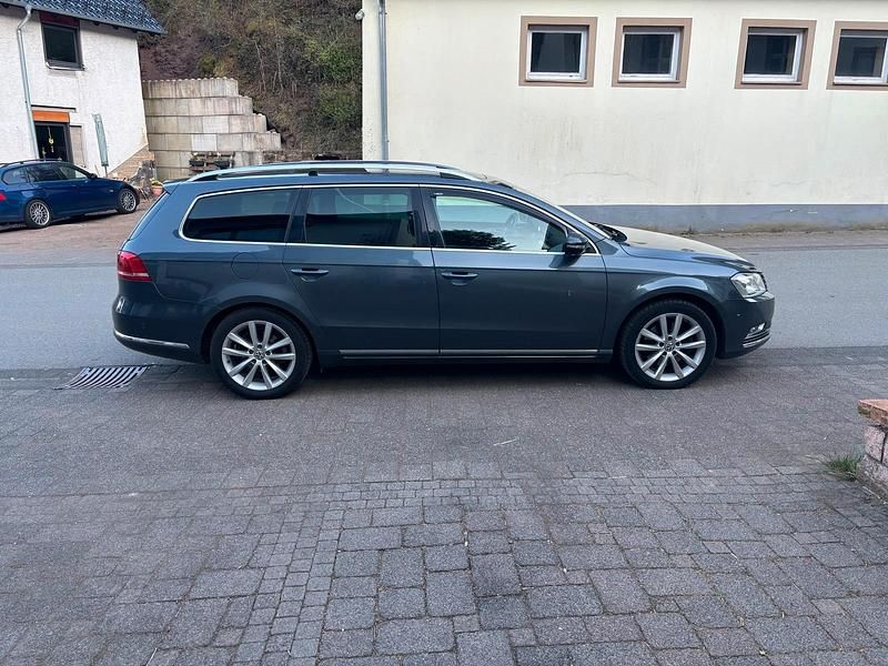 Gebraucht VW Passat 177 PS (130 kW) 2013 Silber Kombi
