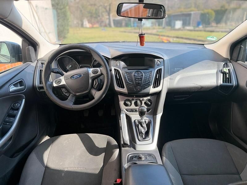 Gebraucht Ford Focus 115 PS (84 kW) 2011 Blau Kombi