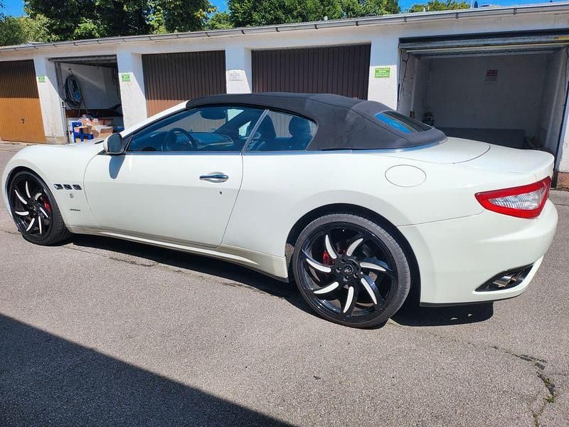 Gebraucht Maserati GranCabrio 450 PS (330 kW) 2011 Weiß Cabrio