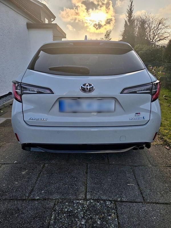 Gebraucht Toyota Corolla 184 PS (135 kW) 2021 Weiß Kombi