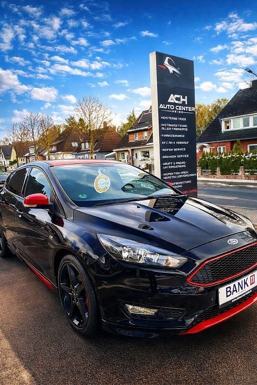 Gebraucht Ford Focus ST-Line 125 PS (91 kW) 2017 Schwarz Limousine
