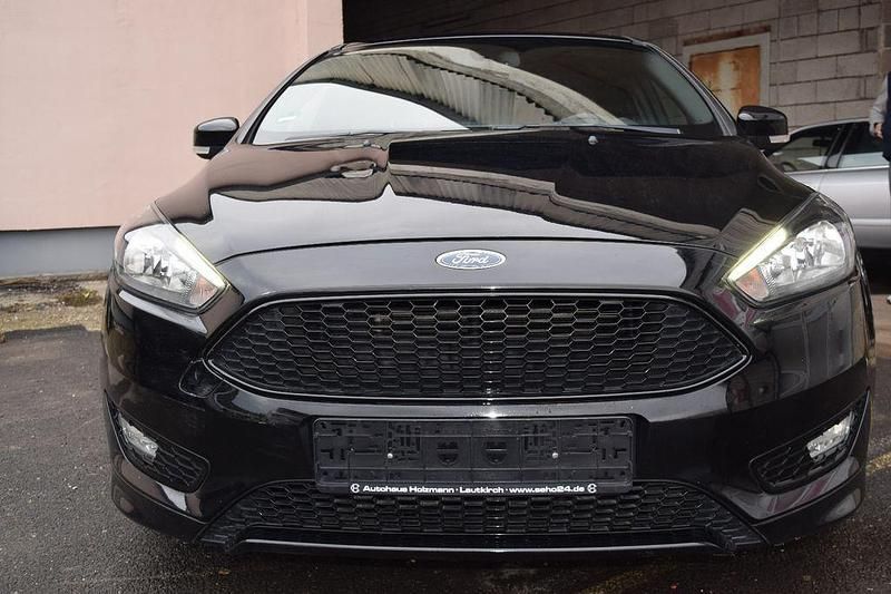 Gebraucht Ford Focus ST-Line 125 PS (91 kW) 2017 Schwarz Limousine