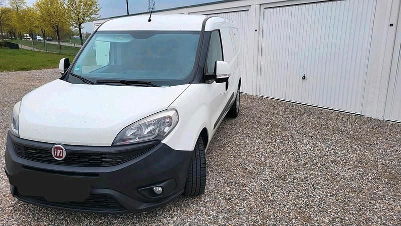 Gebraucht Fiat Doblò 105 PS (77 kW) 2016 Weiß Van / Kleinbus