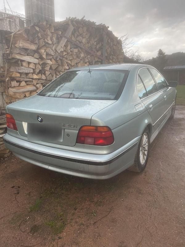 Gebraucht BMW 520 150 PS (110 kW) 1997 Silber Limousine