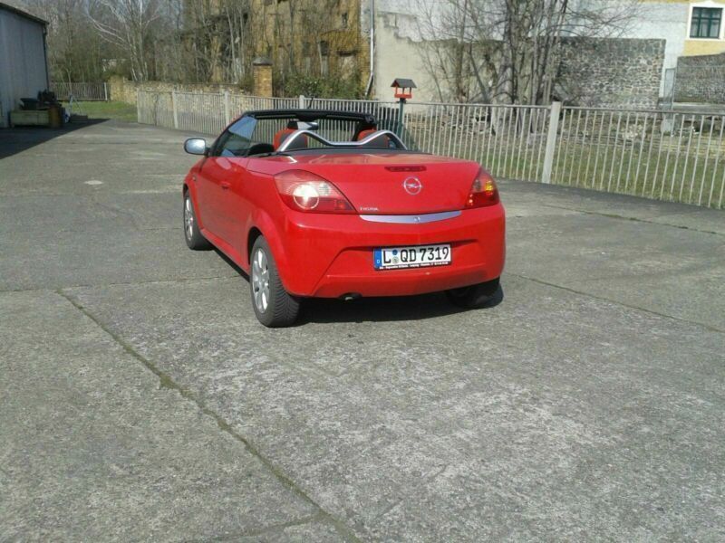 Gebraucht 05 Opel Tigra 1 4 Benzin 90 Ps 1 650 Leipzig Alt West Autouncle