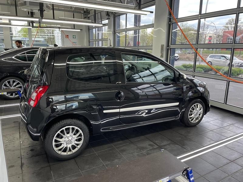 Schwarz Gebraucht 2011 Renault Twingo Kleinwagen | 3.807 € - Bild 1/4