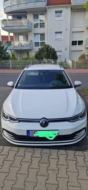 Weiß Gebraucht 2022 VW Golf VIII Kombi | 17.500 € (Superpreis) - Bild 1/4