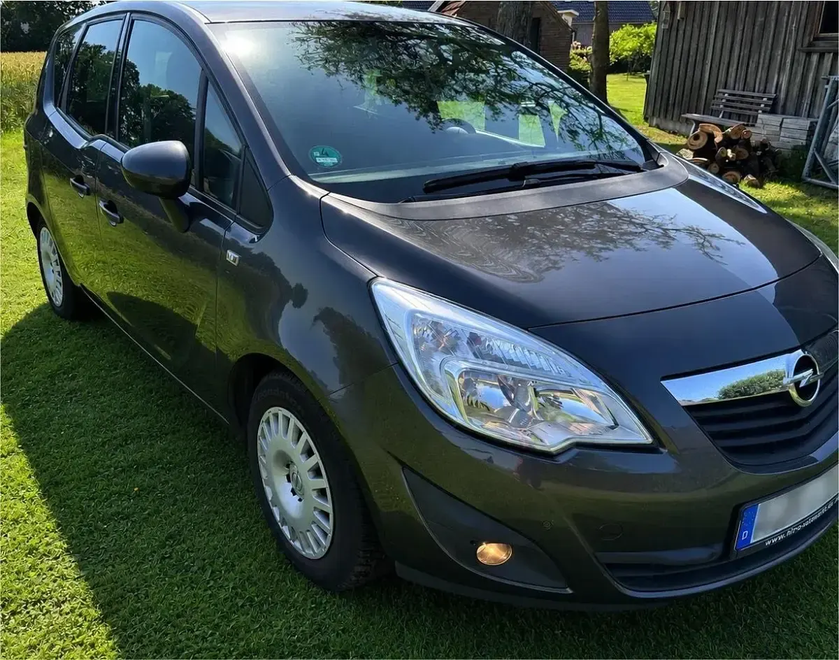 Gebraucht Opel Meriva Design Edition 101 PS (74 kW) 2011 Grau Van / Kleinbus