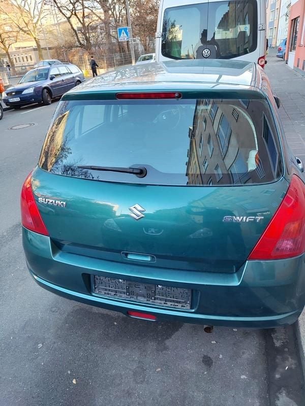 Gebraucht Suzuki Swift Club 92 PS (67 kW) 2005 Grün Kleinwagen
