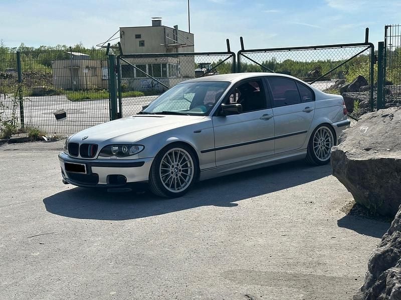 Silber Gebraucht 2003 BMW 330 M Sport Limousine | 7.500 € (Fairer Preis) - Bild 1/4