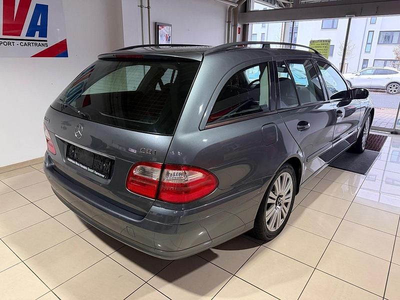 Gebraucht Mercedes E220 Classic 150 PS (110 kW) 2004 Grau Kombi