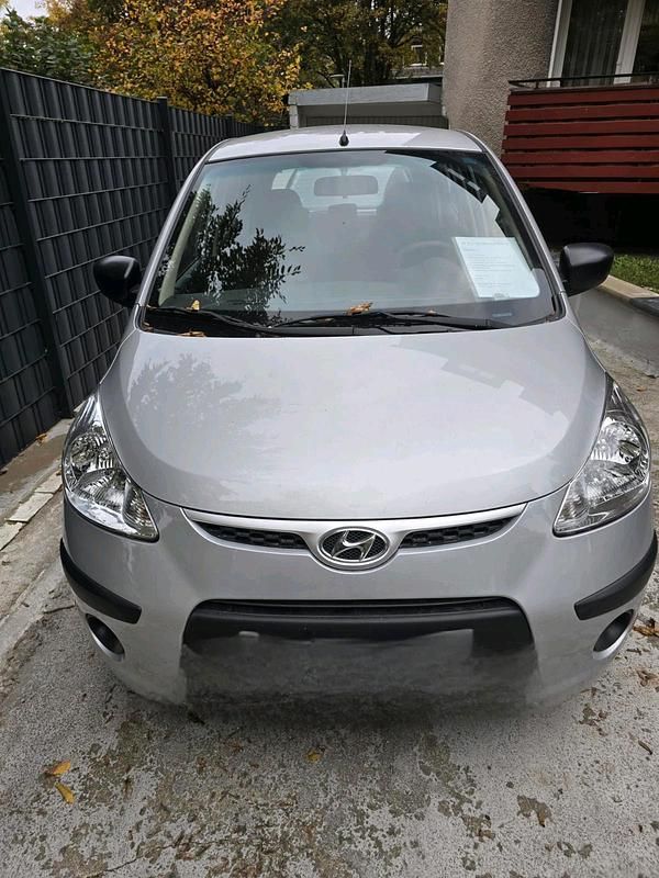 Silber Gebraucht 2010 Hyundai i10 Kleinwagen | 3.900 € (Etwas zu teuer) - Bild 1/4
