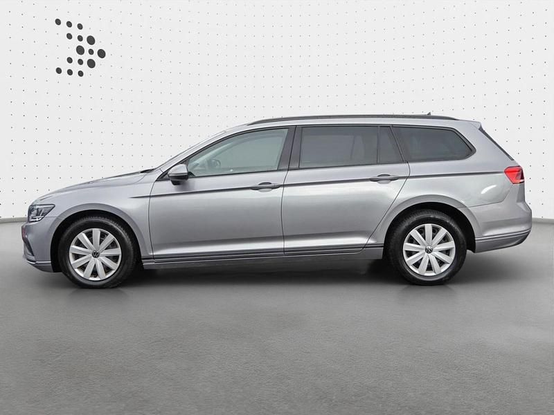 Gebraucht VW Passat Basis 150 PS (110 kW) 2021 Pyritsilber metallic Kombi