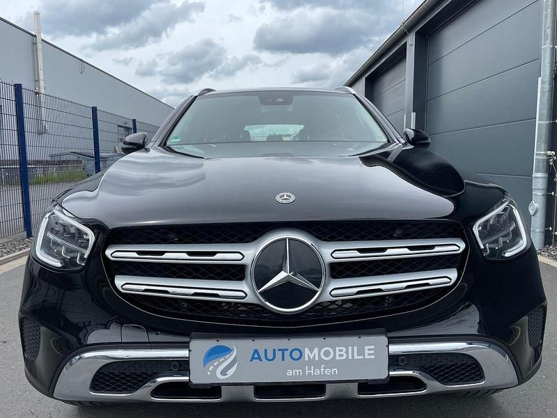 Gebraucht Mercedes GLC220 194 PS (142 kW) 2019 Schwarz SUV